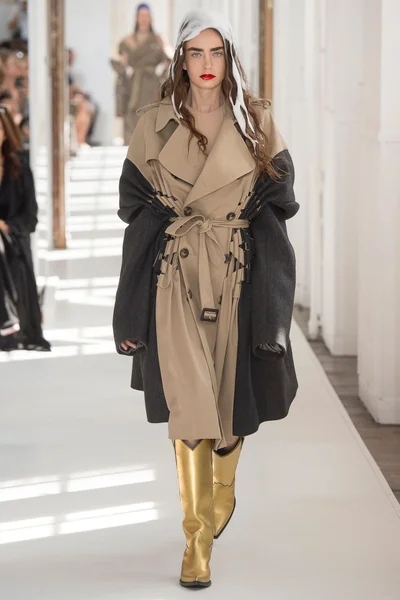 Look 2